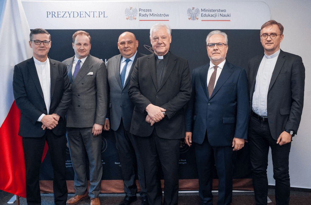 Visite du cardinal Gerhard Müller à  l’Académie Copernic