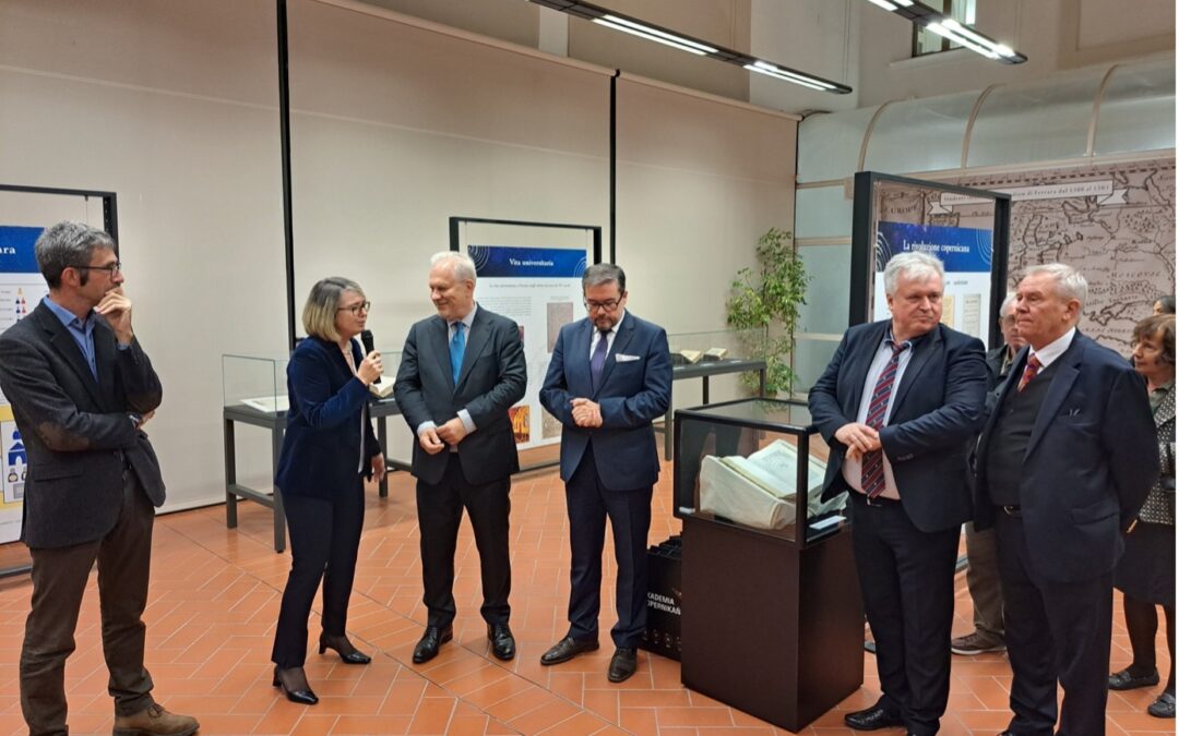 Consegna dei pannelli della mostra “Niccolò Copernico. Pellegrinaggio verso le stelle” al Dr. Mikołaj Winnicki